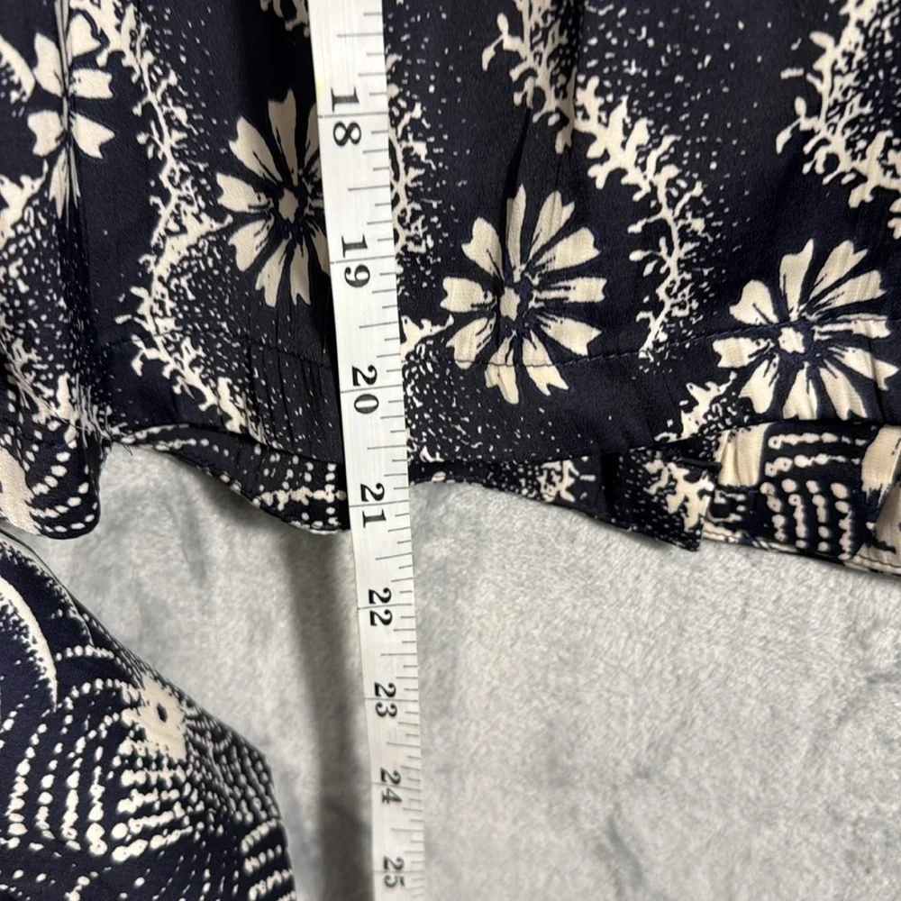 Anthropologie blouse women’s small Black blue White Puff Sleeve Blouse‎ v back
